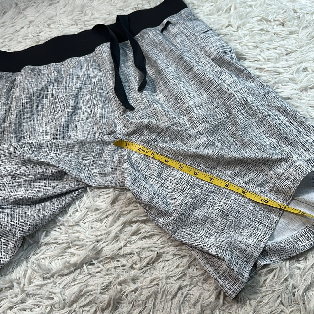 🔥$SALE$🔥 Lululemon Men's unlined Shorts - Picture 2 of 5